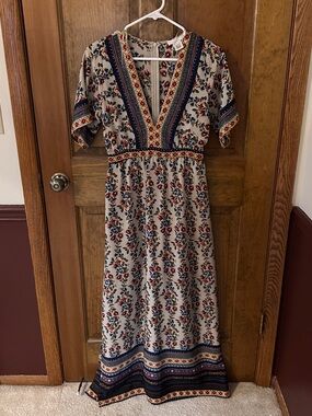 Bohemian Floral V-Neck Maxi Dress in Cream and Navy